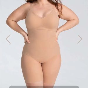 NWT Honeylove Super Power Short